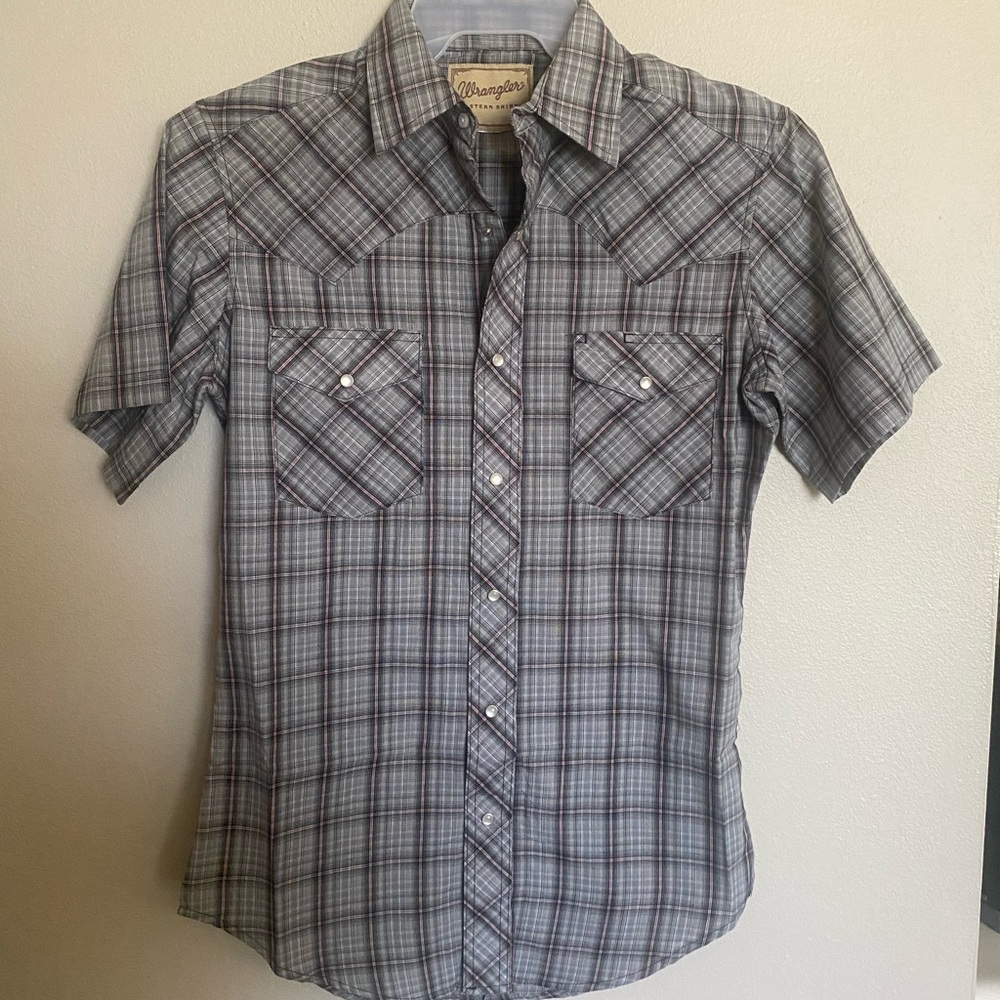 Wrangler pearl snap button up shirt
